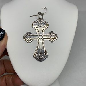 Pretty etched sterling cross pendant